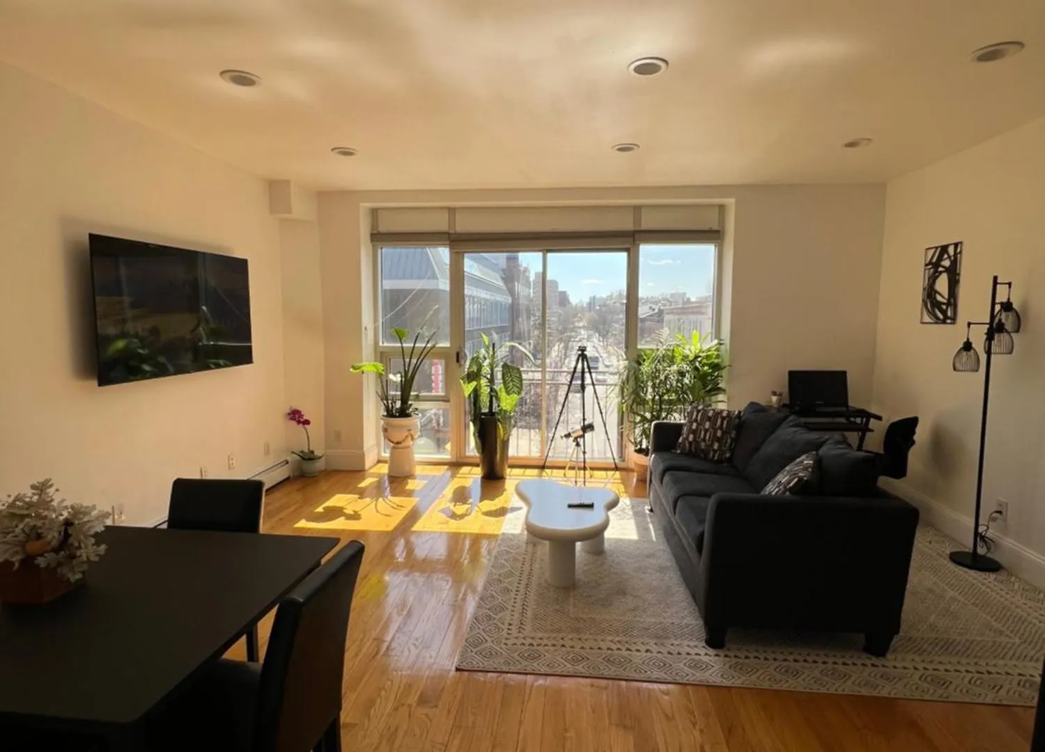 Mulzac Rentals - Loft Penthouse location